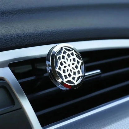 Car Aromatherapy Stainless Steel Hollow Pattern Diffuser Air Outlet Freshener Clip Essential Oil Perfume Lockets Pendant Jewelry